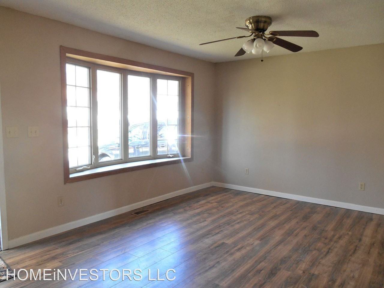 32 Georgetown Dr - Photo 3 of 17