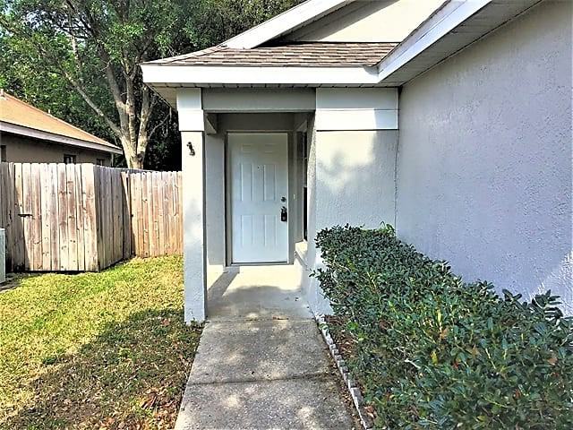 9030 Fort Jefferson Blvd - Photo 2 of 18