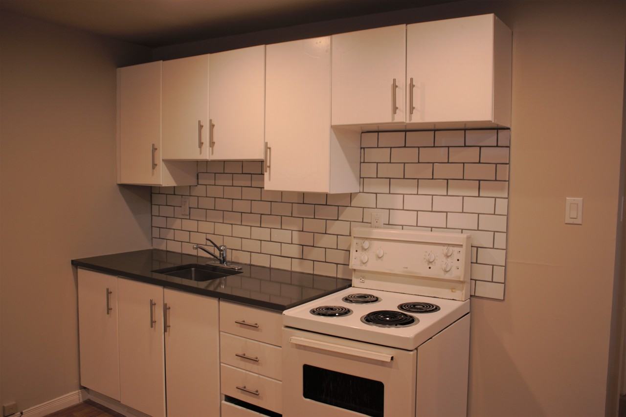 184 Simcoe Street #4