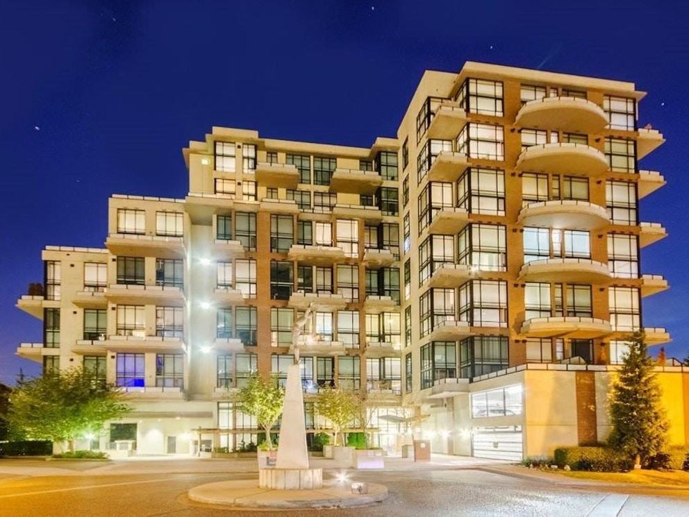 10 Renaissance Square