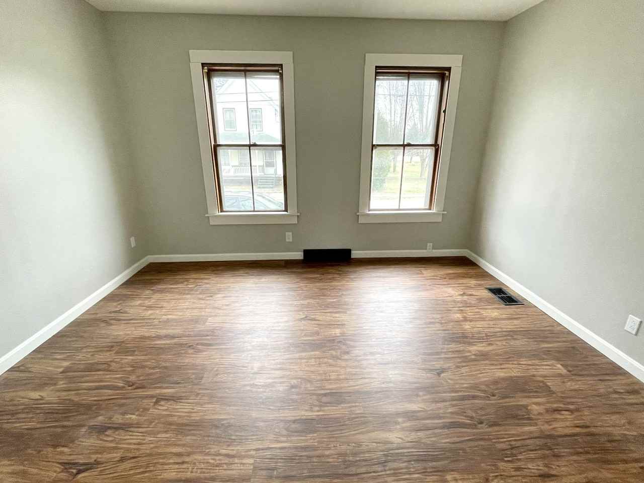 Renovated 3 bedroom - Photo 2 of 10