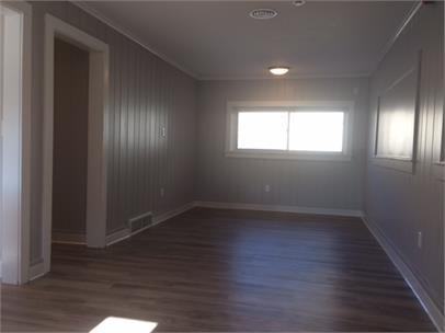 325 Bury - Photo 3 of 7