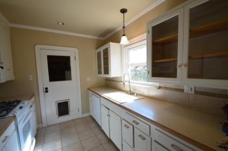 1411 Banks Ave - Photo 2 of 10