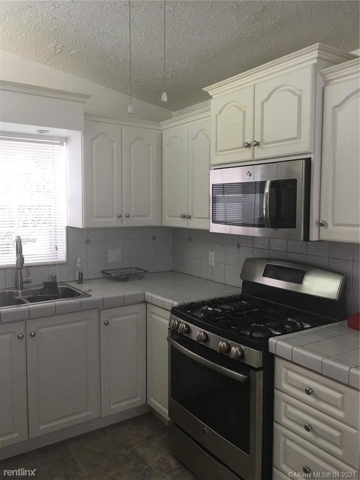7900 Sw 22nd St #7900 - Photo 2 of 14