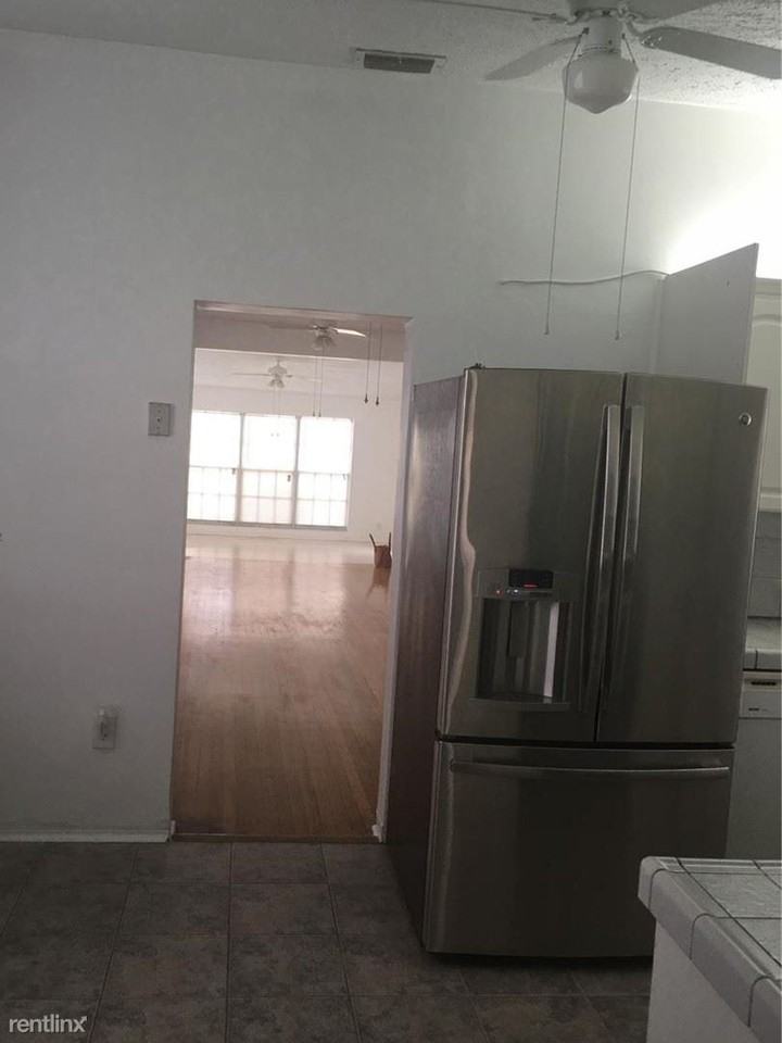 7900 Sw 22nd St #7900 - Photo 3 of 14