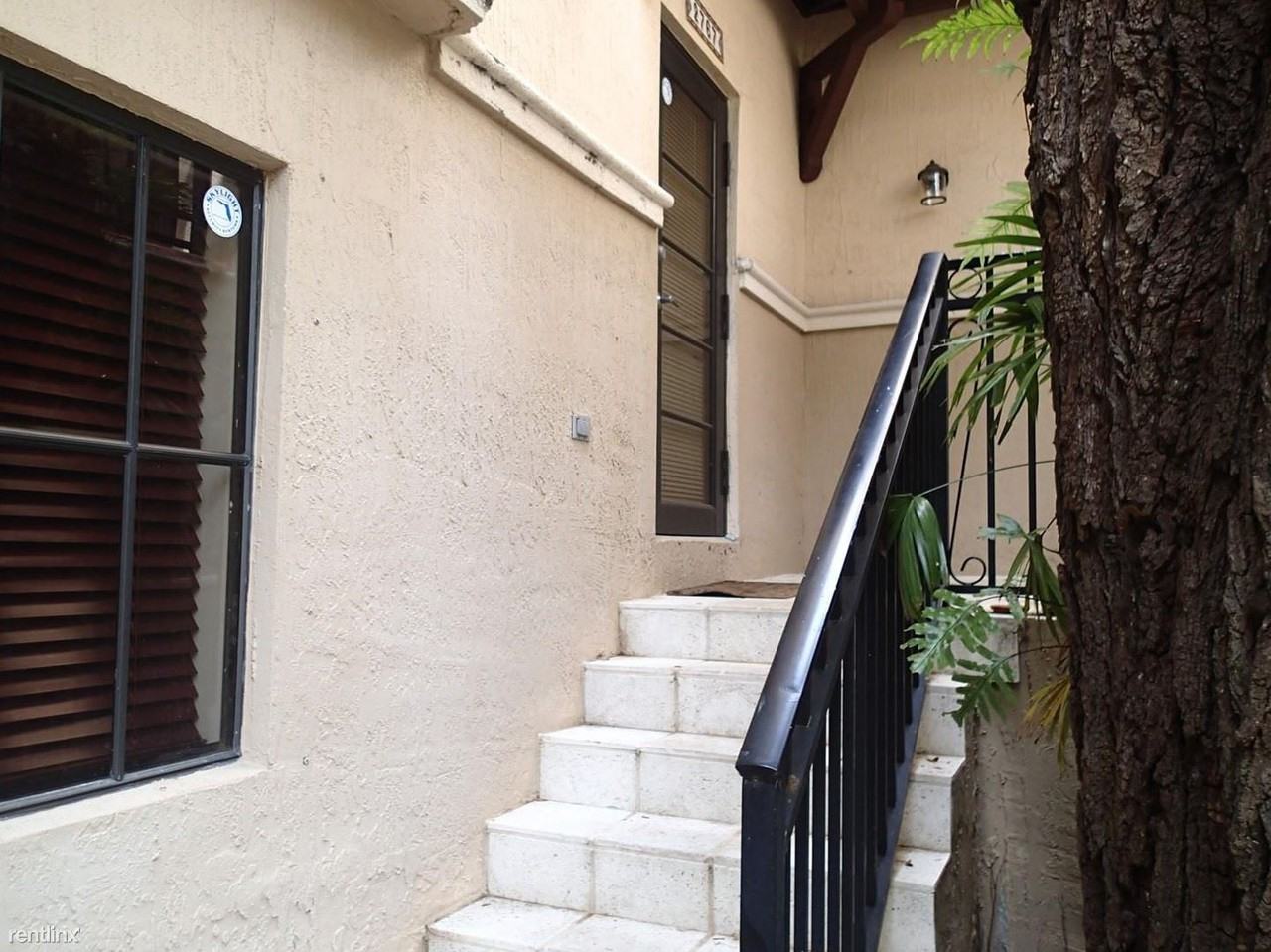 2767 Coconut Ave - Photo 2 of 16