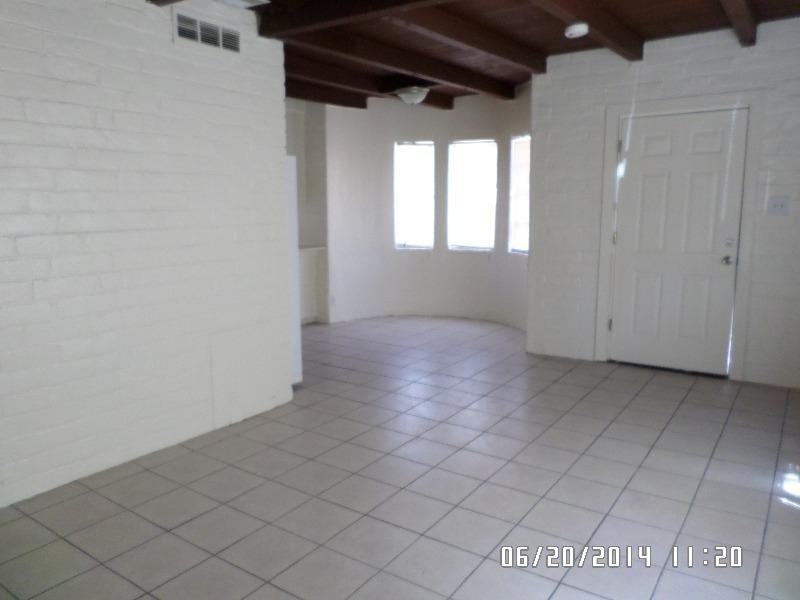 3574 E Bellevue St #1 - Photo 4 of 9