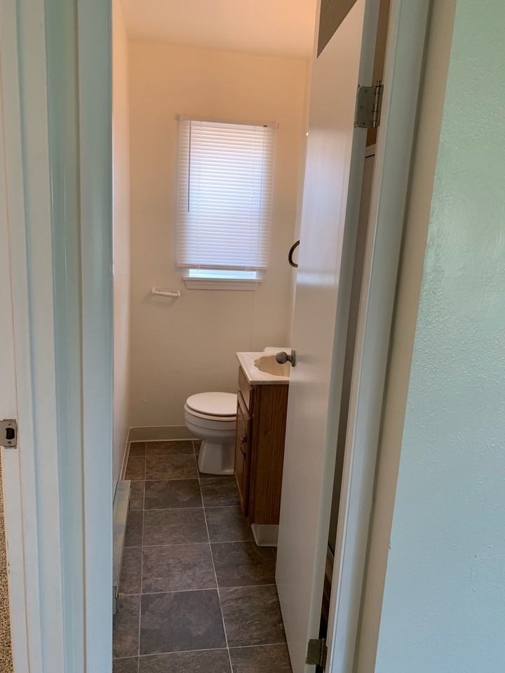 1135 American Legion Blvd #3 - Photo 5 of 7