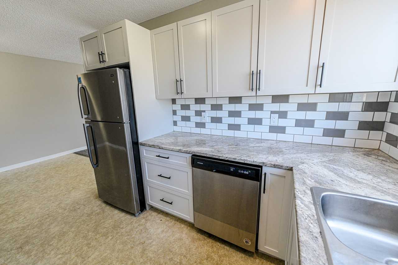 9807 92a St #9807-92AST - Photo 2 of 21