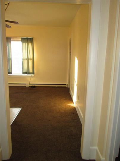 1109 Penn Ave East - Photo 2 of 11