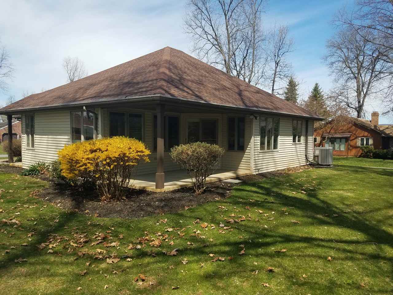 6138 Greenbriar Ln - Photo 2 of 5