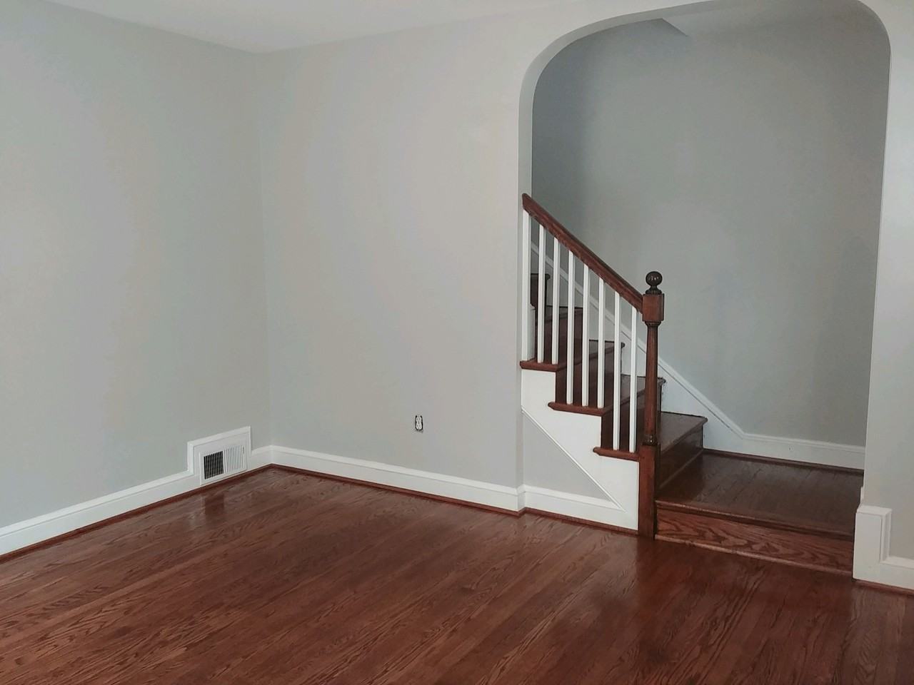 1226 N Lincoln St #1 - Photo 2 of 7