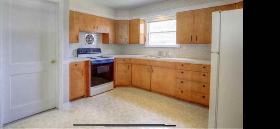 801 S Hamilton St #1 - Photo 3 of 10