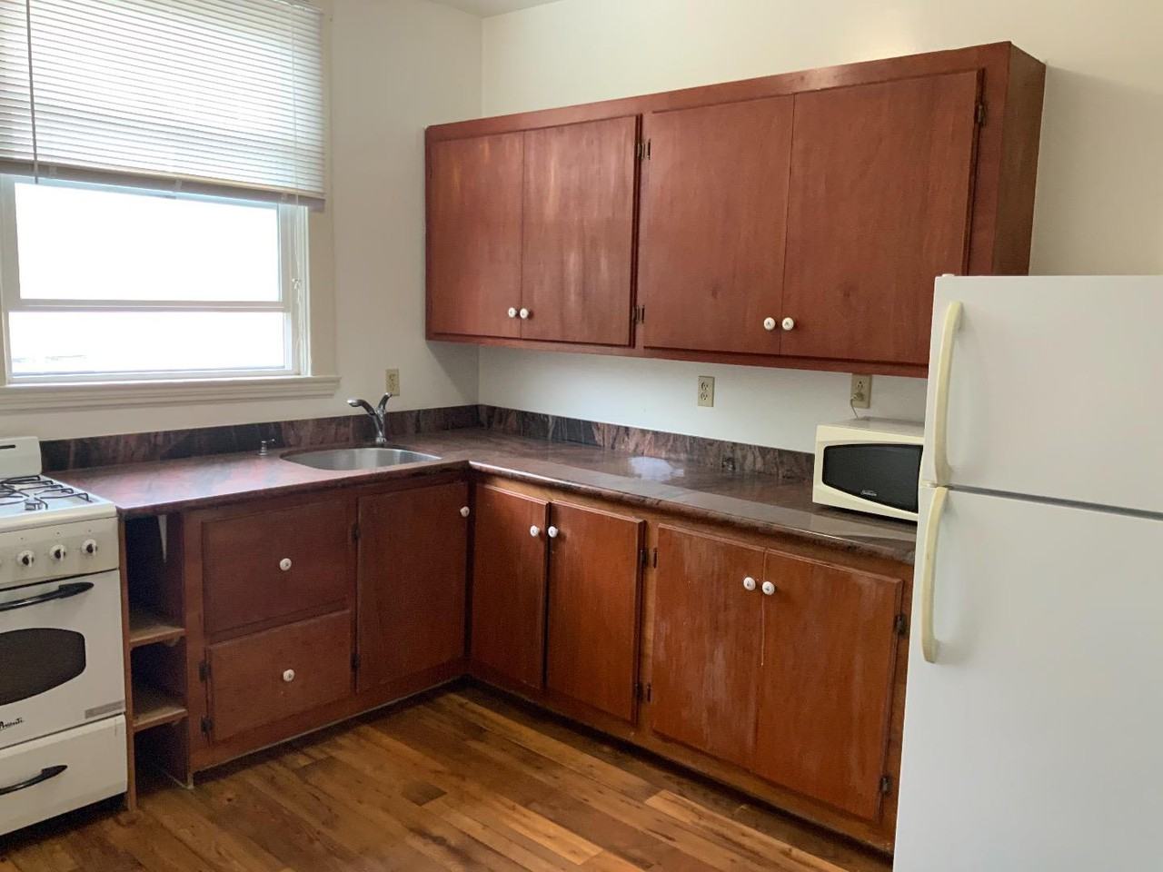 222 222 Webster ST 5 - Photo 3 of 8