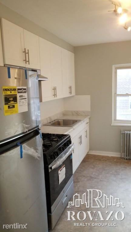 70 Crawford St - Photo 2 of 5