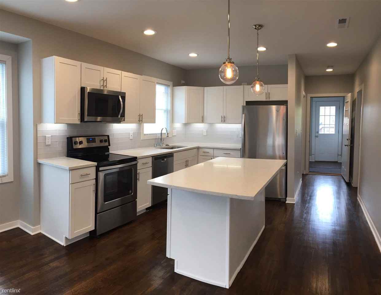 2727 S Quincy Ave - Photo 2 of 15