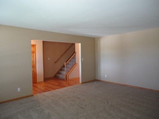 30 Rushmore Ln - Photo 2 of 12