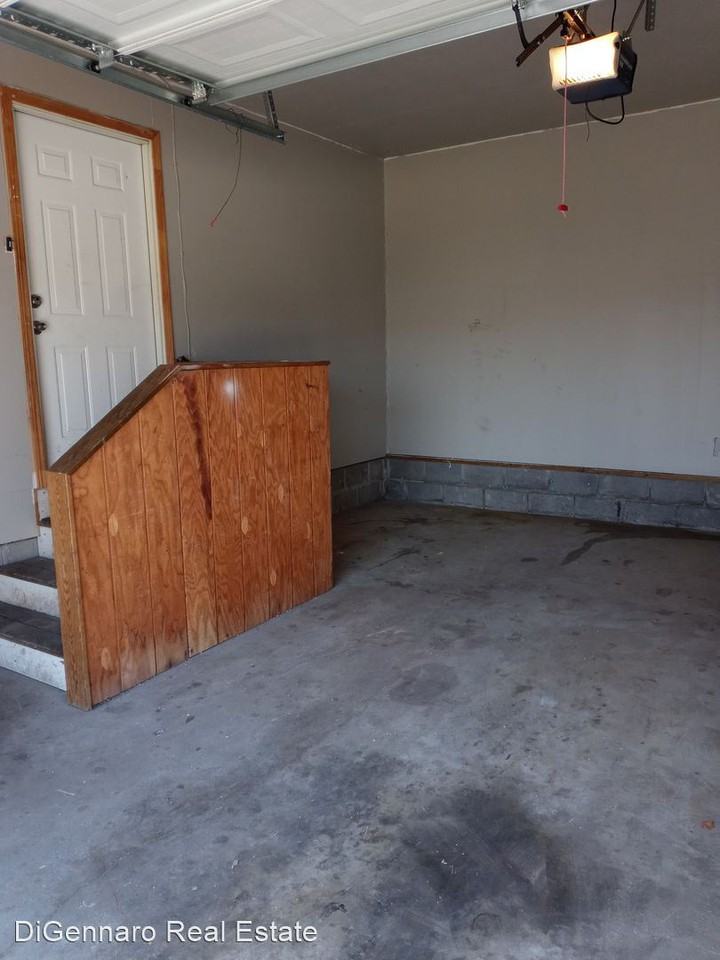 292 292 Troup St Single - Photo 3 of 18