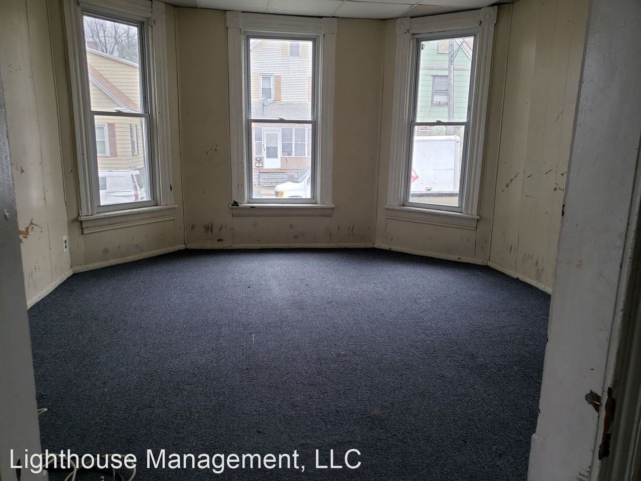 65-65.5 Linnet St. - Photo 2 of 8