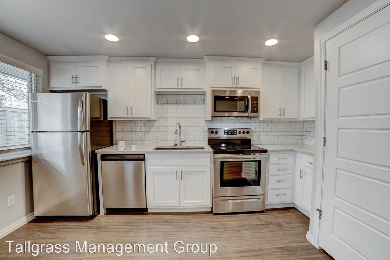 2639 E. 10th St. - Photo 3 of 14