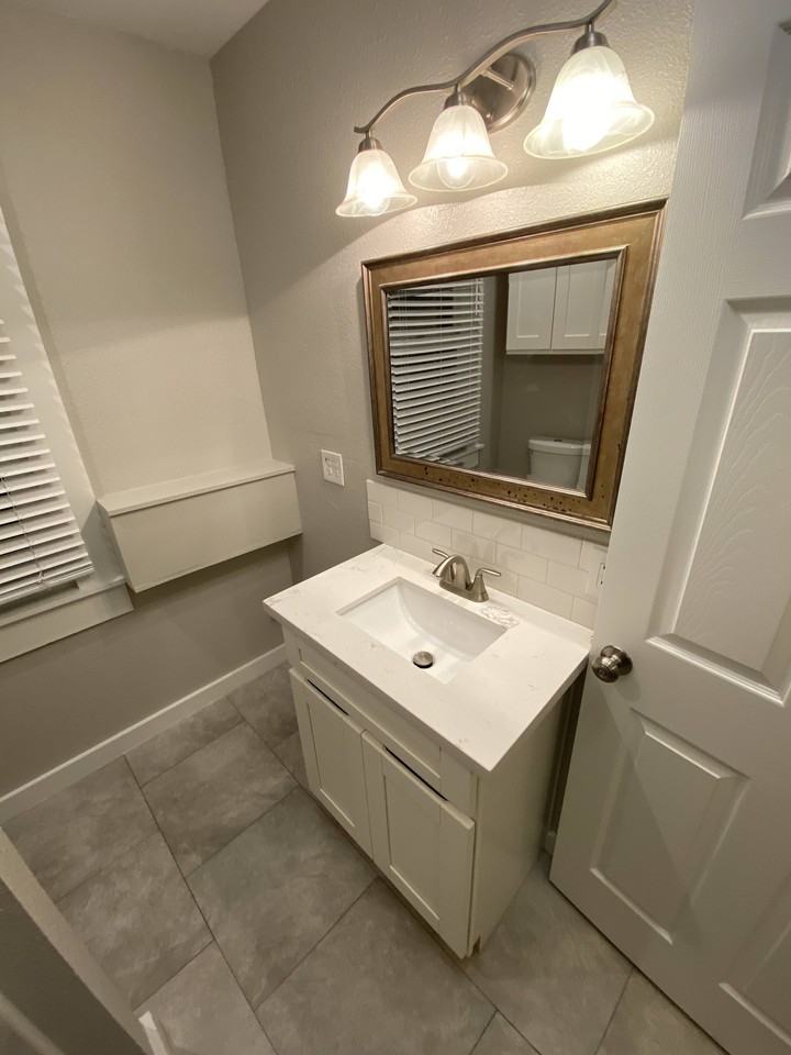914 26Th Street - Photo 2 of 12