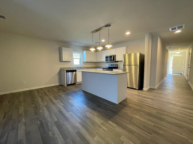 1028 W Nina Dr - Photo 3 of 17