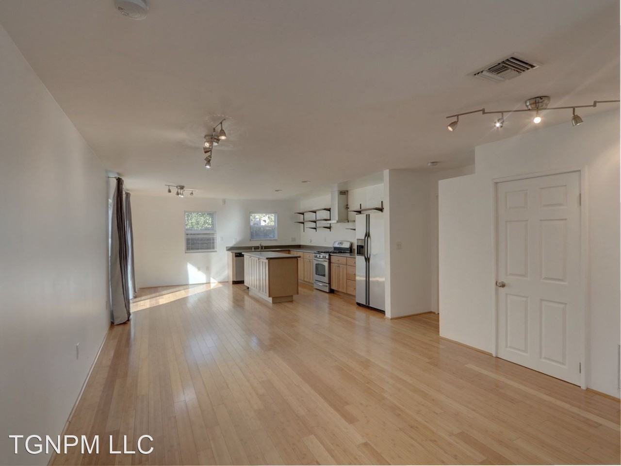 1615 - 1617 Lucile Ave - Photo 3 of 9