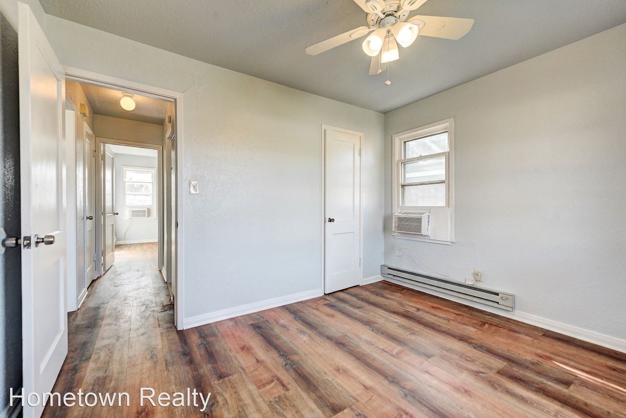 412 Monroney Dr - Photo 2 of 28