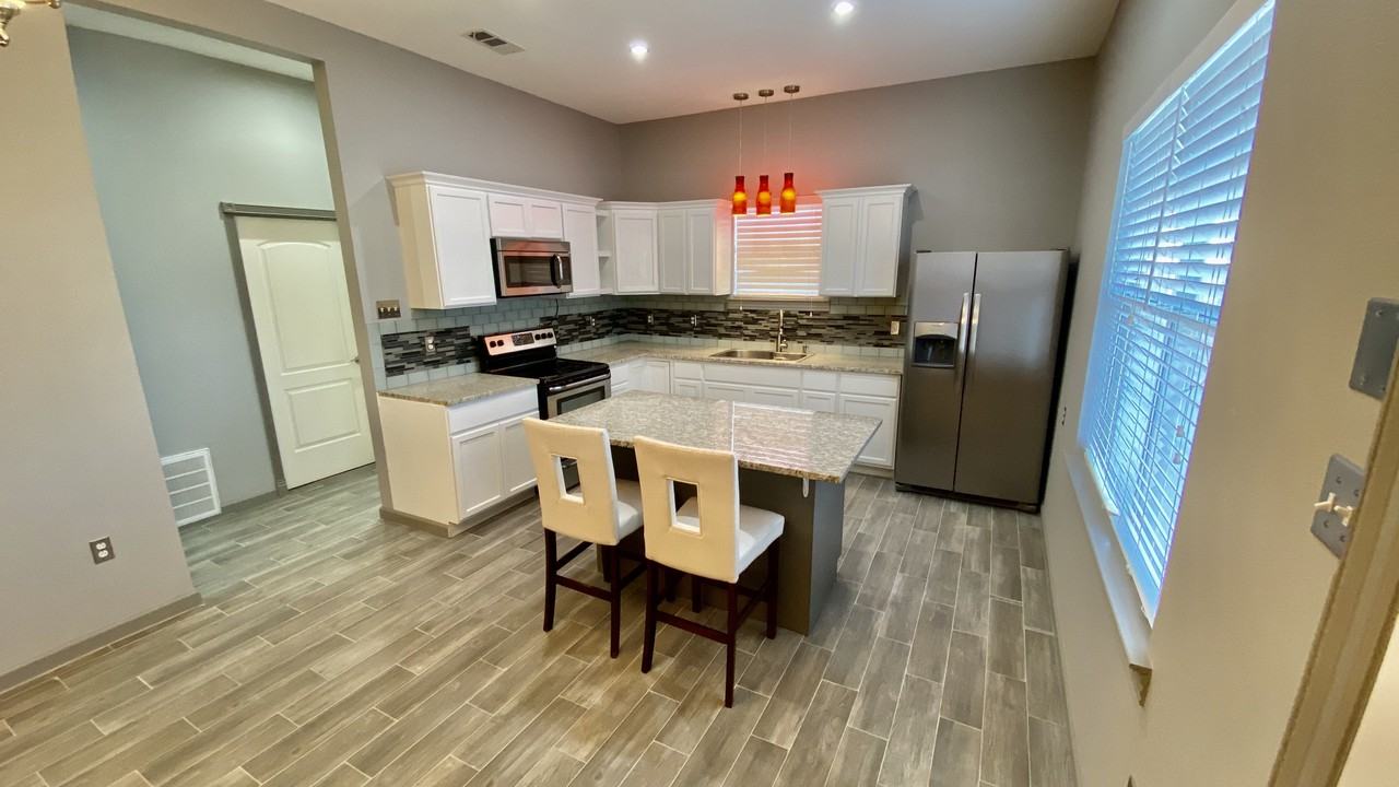 4400 Guernsey Rd - Photo 3 of 12