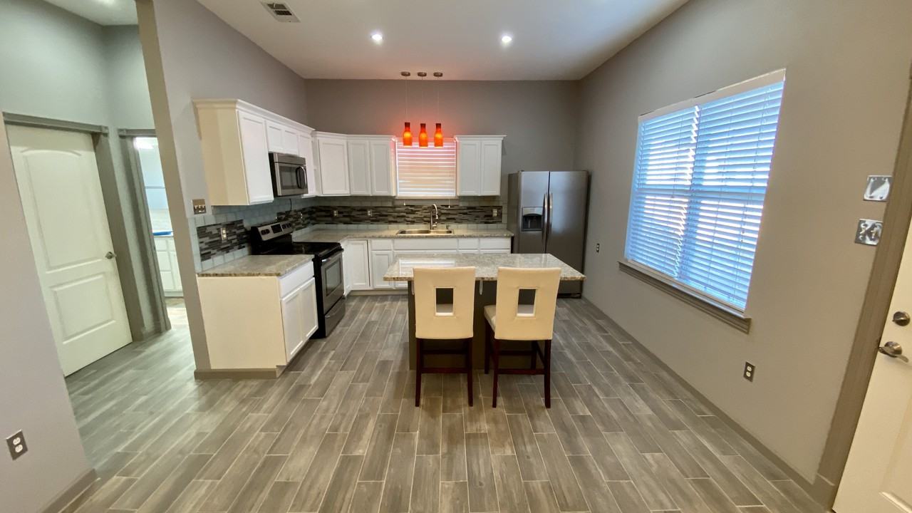 4400 Guernsey Rd - Photo 2 of 12