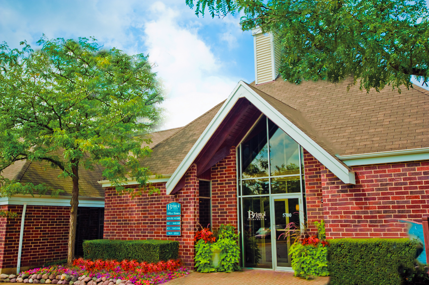 Bristol Club Apartments - Photo 5 of 5