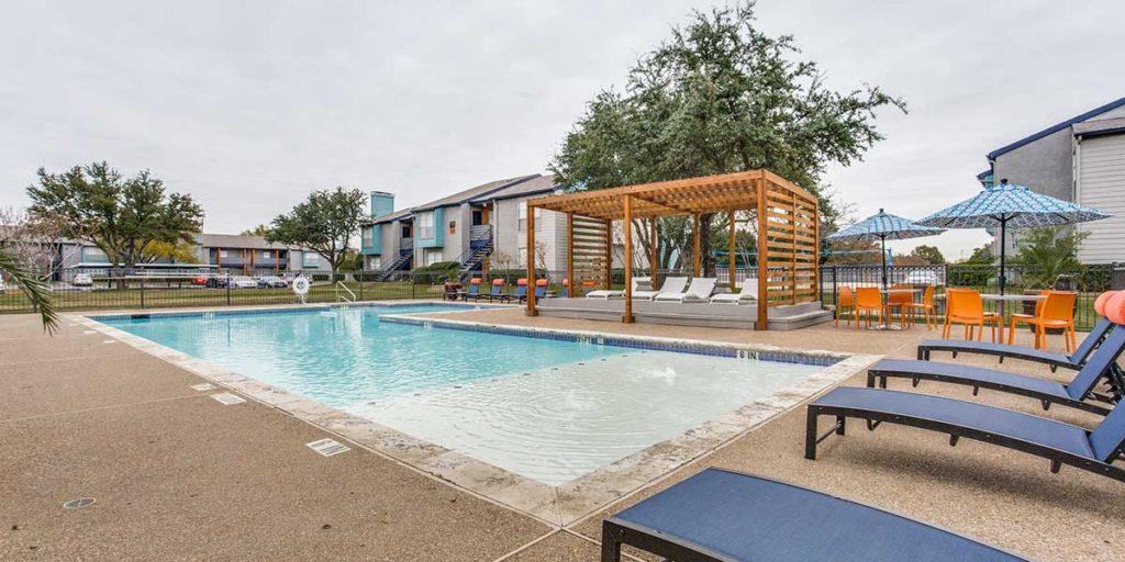 Current at the Grid - Photo 2 of 41