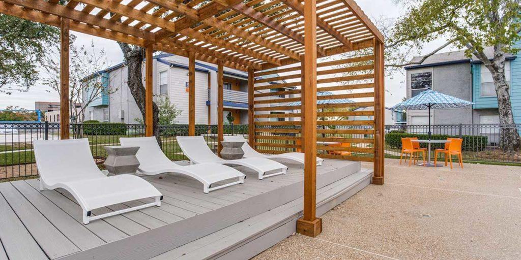 Current at the Grid - Photo 3 of 41