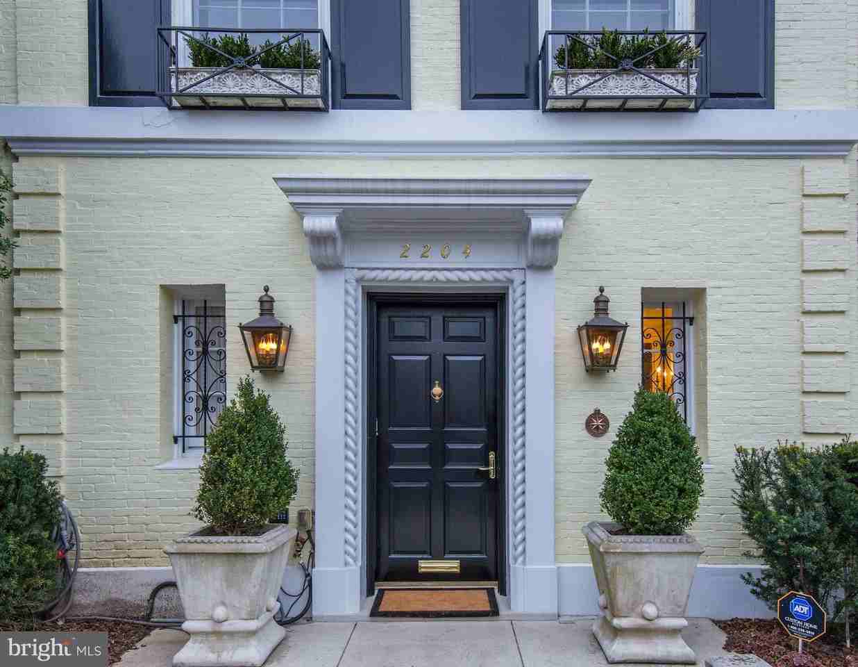 2204 Wyoming Ave Nw - Photo 2 of 42