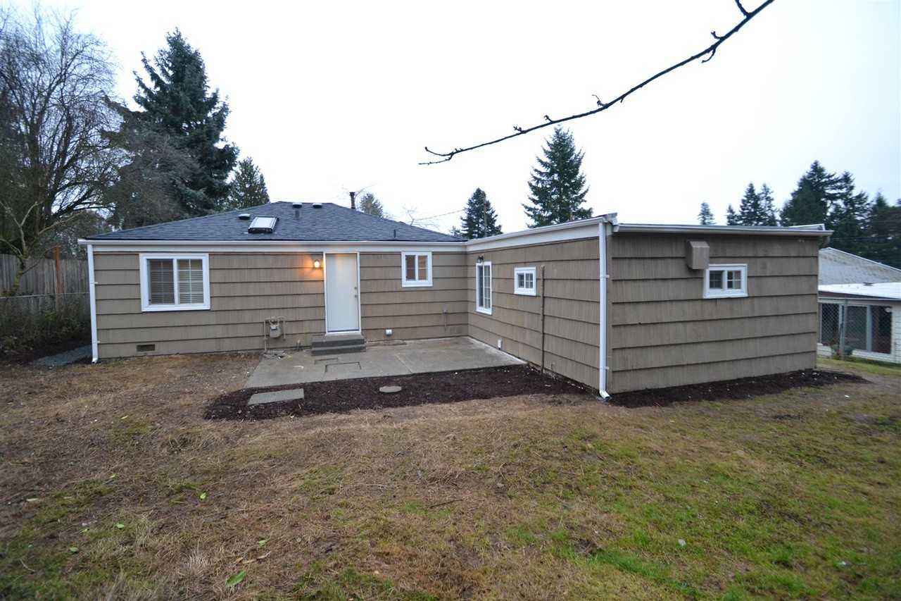 19411 10th Ave S - Photo 2 of 11