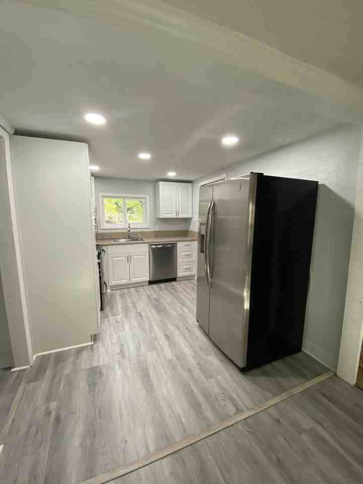 1724 Crawford Ave #1 - Photo 3 of 10