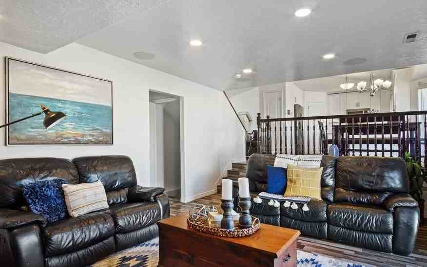 476 W 2375 N #1 - Photo 7 of 19