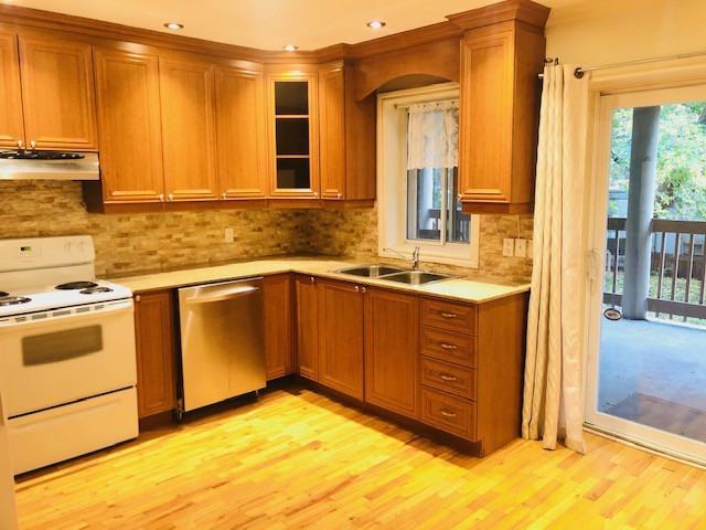 6655 Avenue Clanranald - Photo 2 of 20