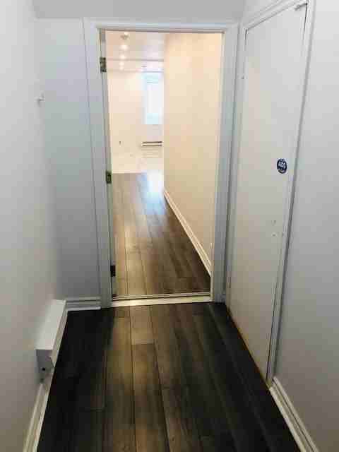 5238 Chemin Queen Mary - Photo 2 of 31