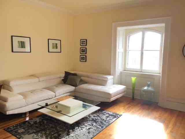 421 AVENUE VIGER EST - Photo 2 of 25