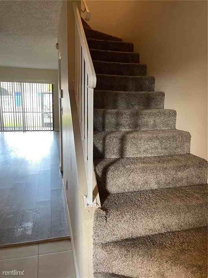 1566 Nw 89th Ter #1566 - Photo 2 of 17