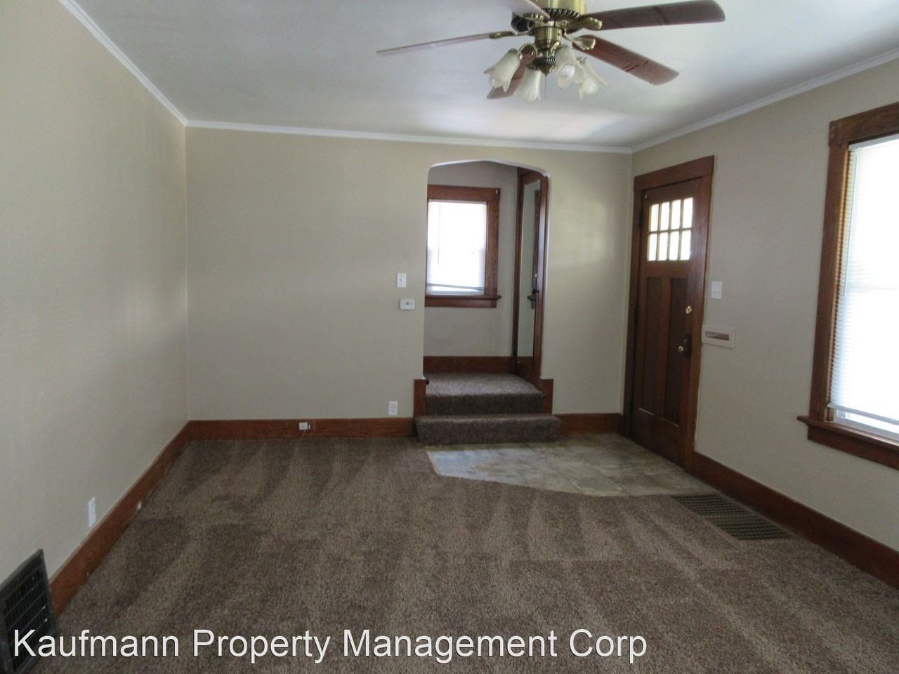 209 E Branning Ave - Photo 3 of 17