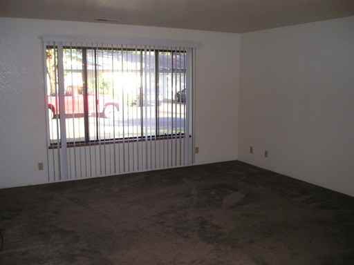 128 Lone Pine Ln - Photo 3 of 8