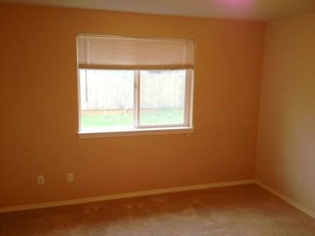 1223 S 6th St - Photo 3 of 28