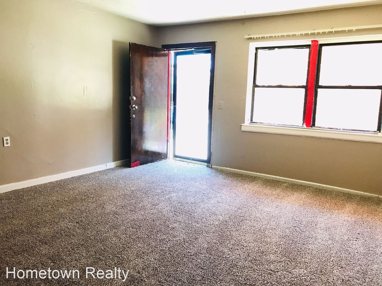 1135 N Billen Ave - Photo 2 of 14