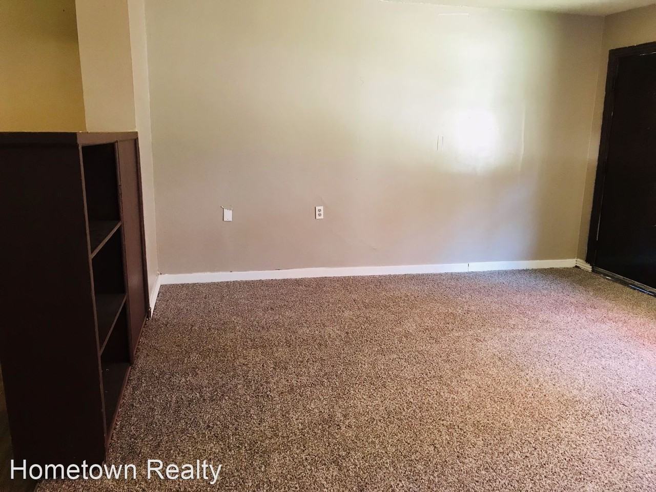 1135 N Billen Ave - Photo 3 of 14