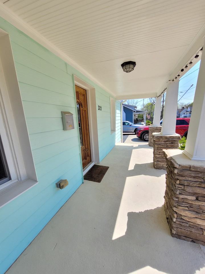 321 Bledsoe Ave - Photo 3 of 32