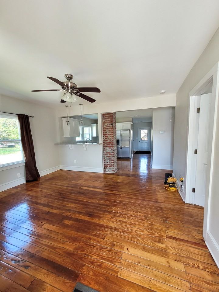 321 Bledsoe Ave - Photo 4 of 32