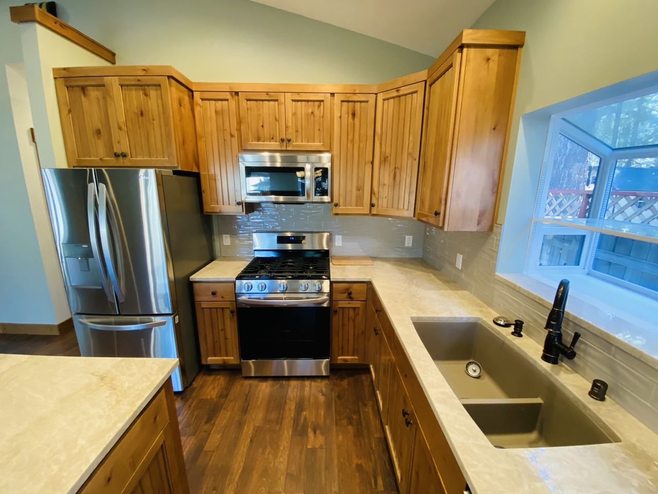 2480 Knox Ave - Photo 6 of 28