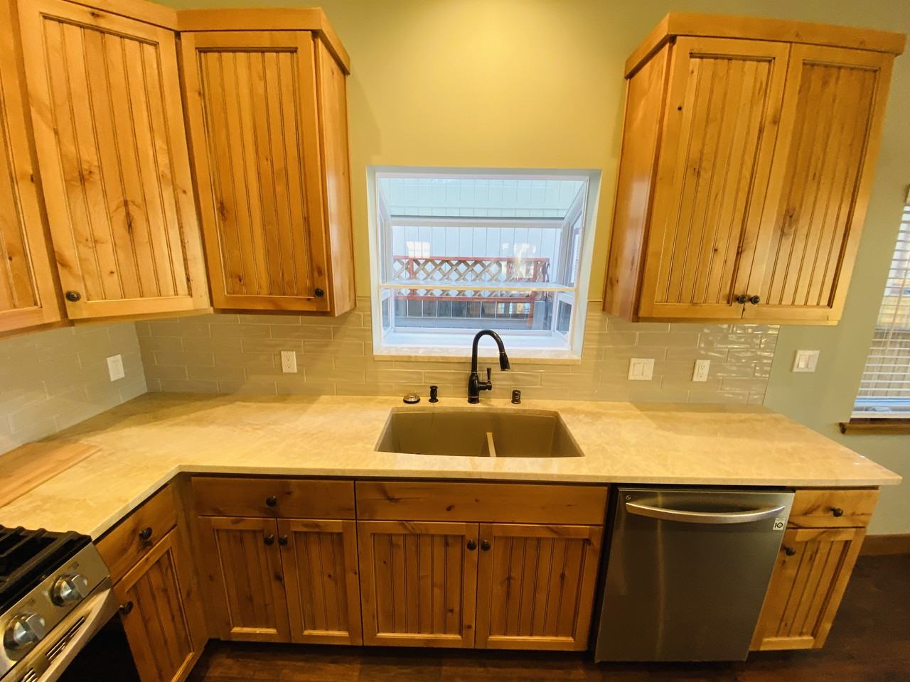 2480 Knox Ave - Photo 7 of 28